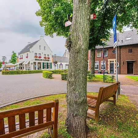 Charming In Near River Maas * Grubbenvorst