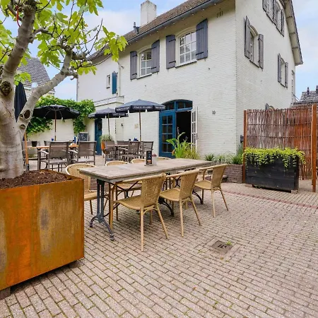 Charming In Near River Maas Holiday home *
