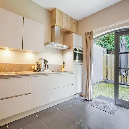 Holiday home Charming In Near River Maas Grubbenvorst